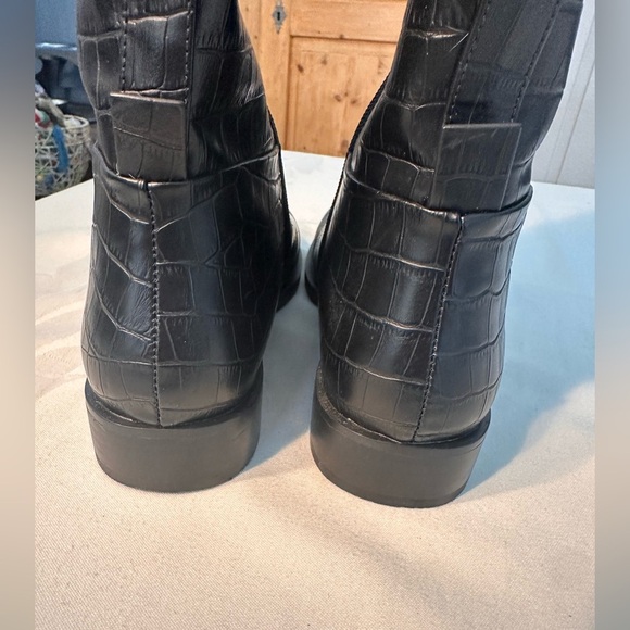 Aerosoles Berri Faux Crocodile Skin Tall Boots Black Sz 8 Like New Classic - Picture 8 of 11